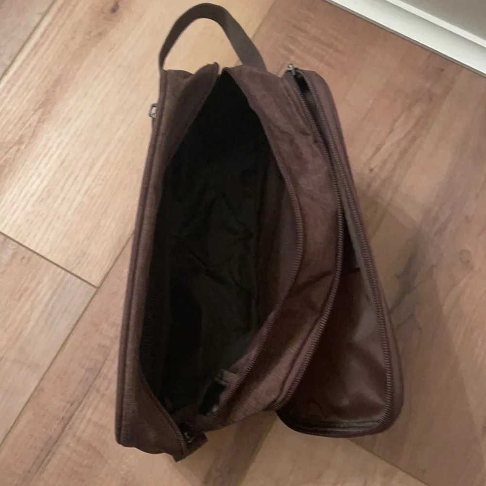 EUC Every Man Jack toiletry plaid bag​​​​​​​​​​​​​​